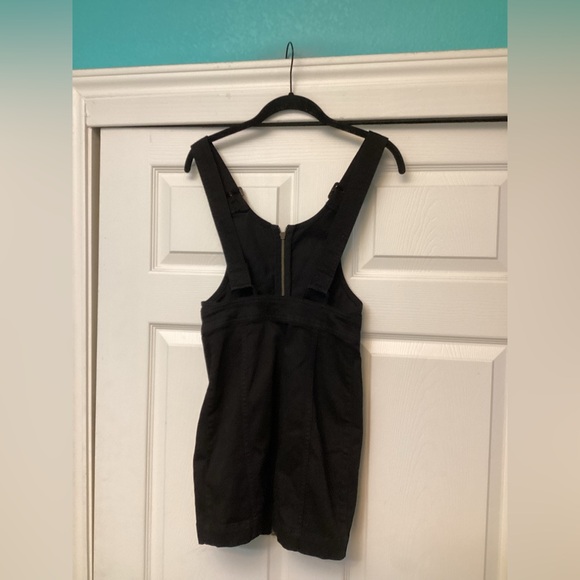 💥PRICE DROP💥 Denim Mini Overall Dress - Picture 4 of 7